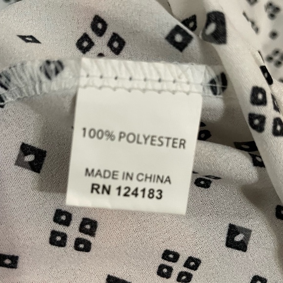 Lightweight Patterned Blouse - Picture 4 of 5